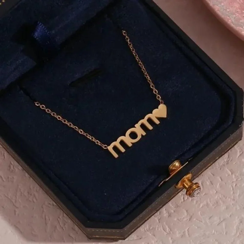 New 18K Gold Letter Mom Heart Pendant Necklace, NICE NECKLACE, CUTE NECKLACE - Picture 5 of 6